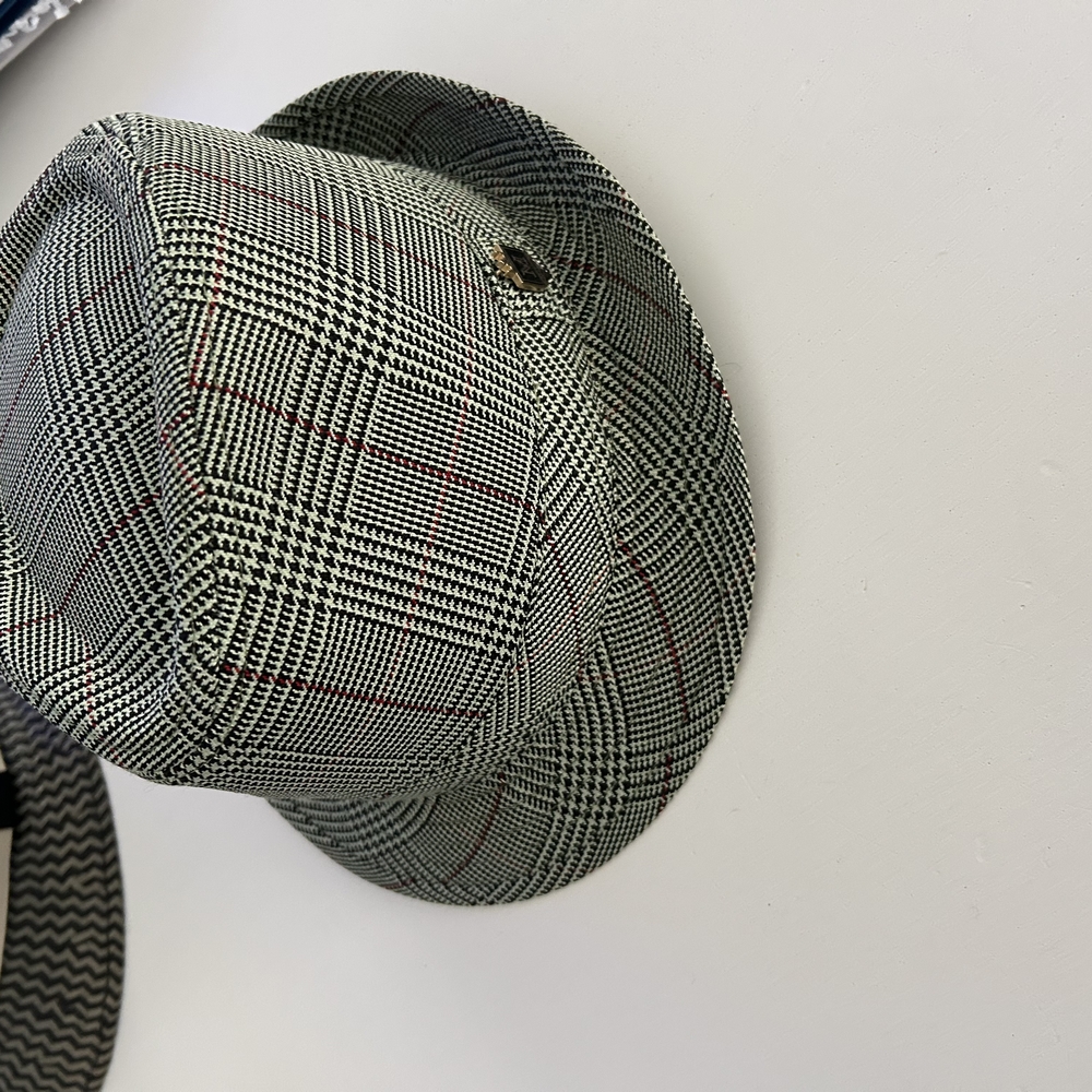 Antique Green and Cream Hat with Classic Flat Cap Design
